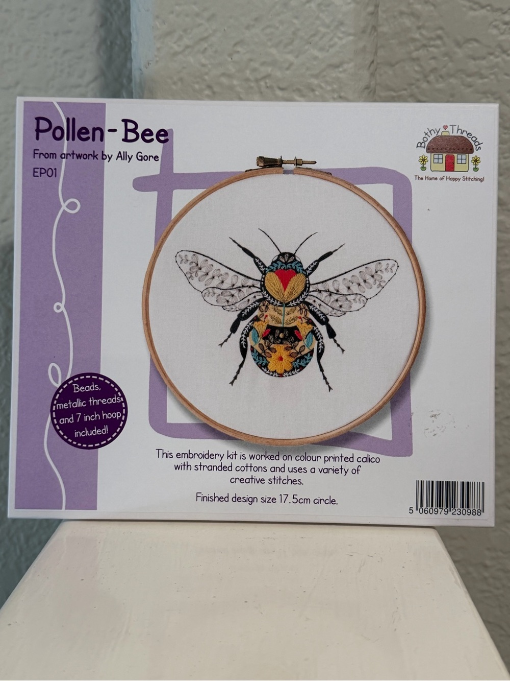 Bothy Threads Pollen-Bee Embroidery Kit - Multicolor